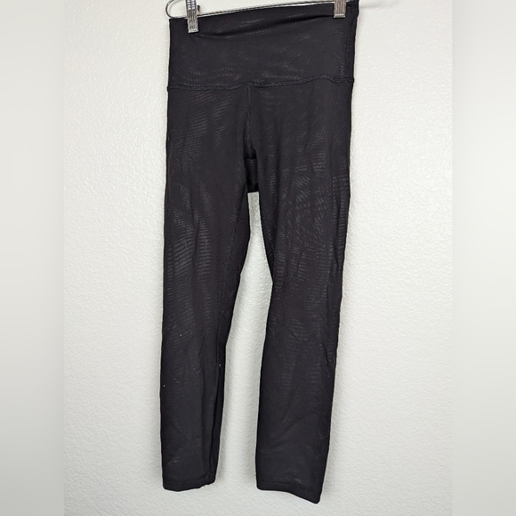 lululemon athletica Pants - Lululemon Wunder Train High rise crop shapeshifter foil 23" size 4